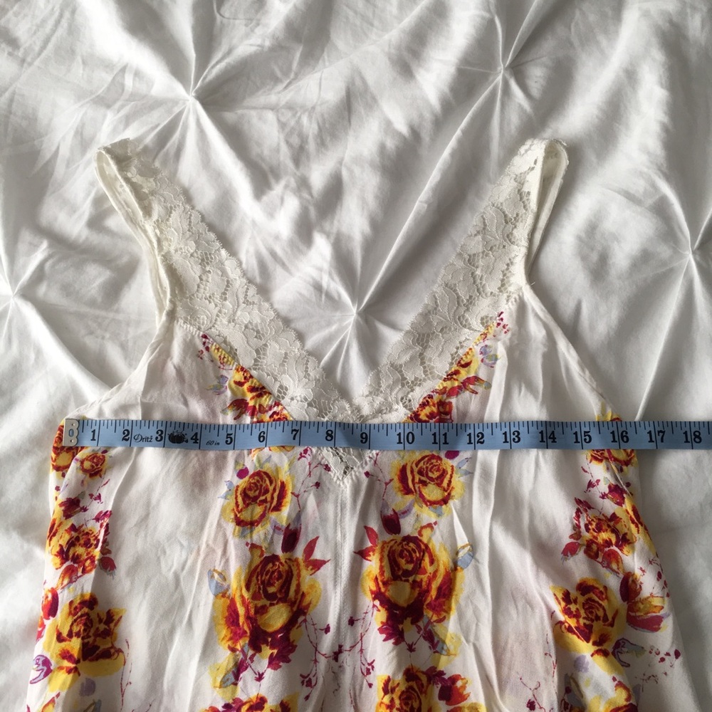 Free People Intimately floral lace top. XS - Picture 7 of 8